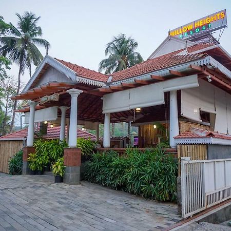 Willow Heights Athirappilly Bagian luar foto