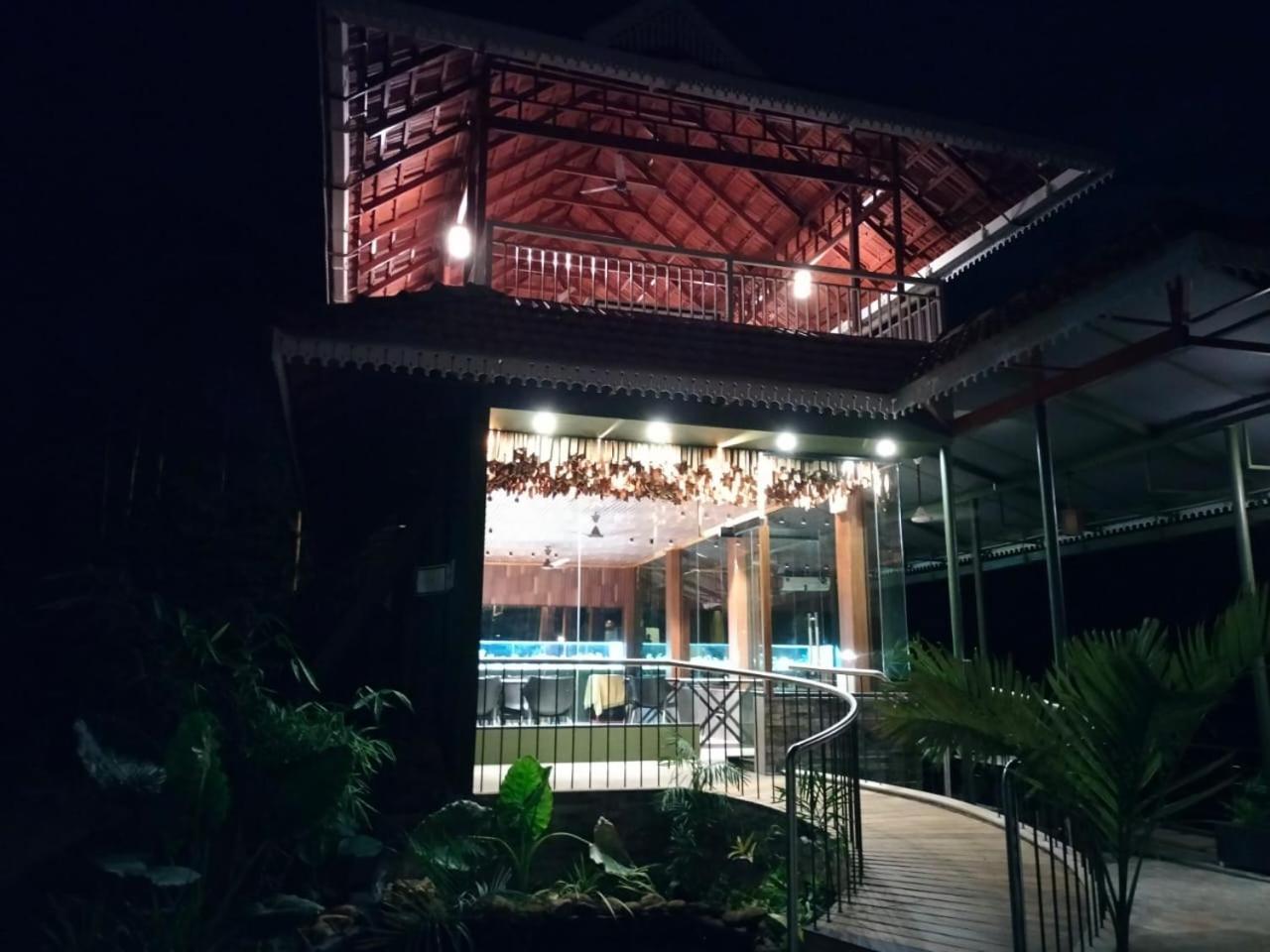 Willow Heights Athirappilly Bagian luar foto