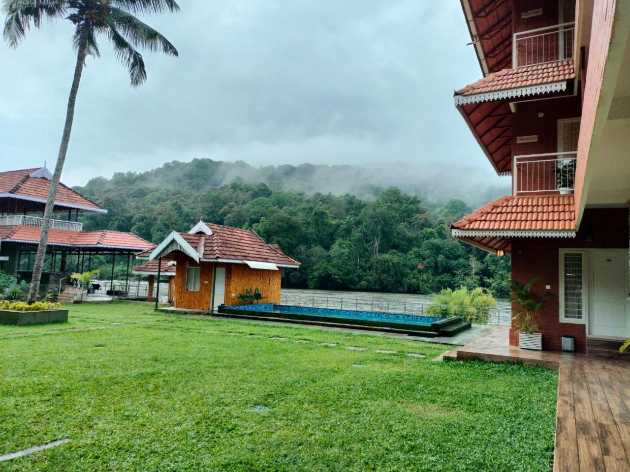 Willow Heights Athirappilly Bagian luar foto