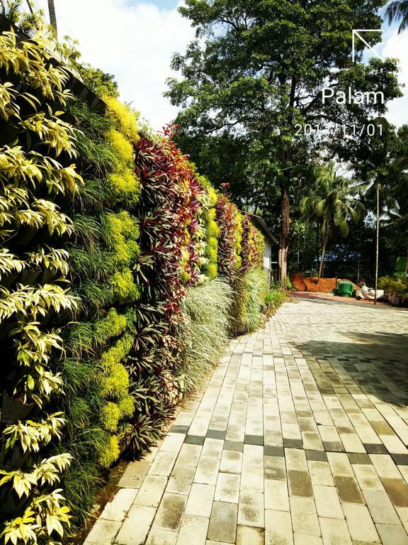 Willow Heights Athirappilly Bagian luar foto