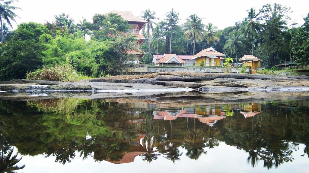 Willow Heights Athirappilly Bagian luar foto