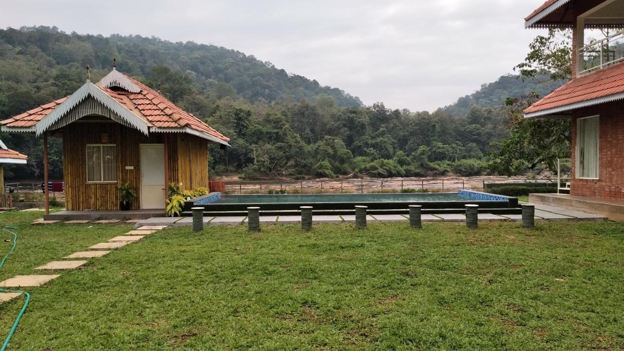 Willow Heights Athirappilly Bagian luar foto