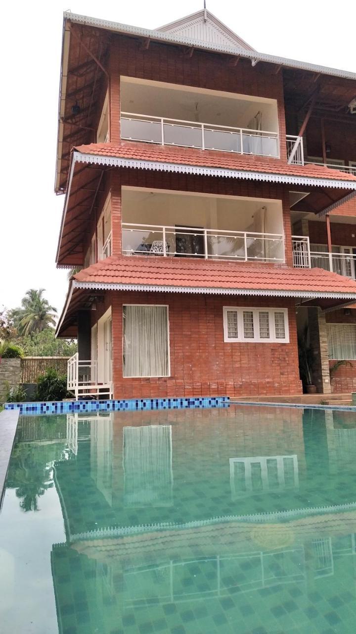 Willow Heights Athirappilly Bagian luar foto