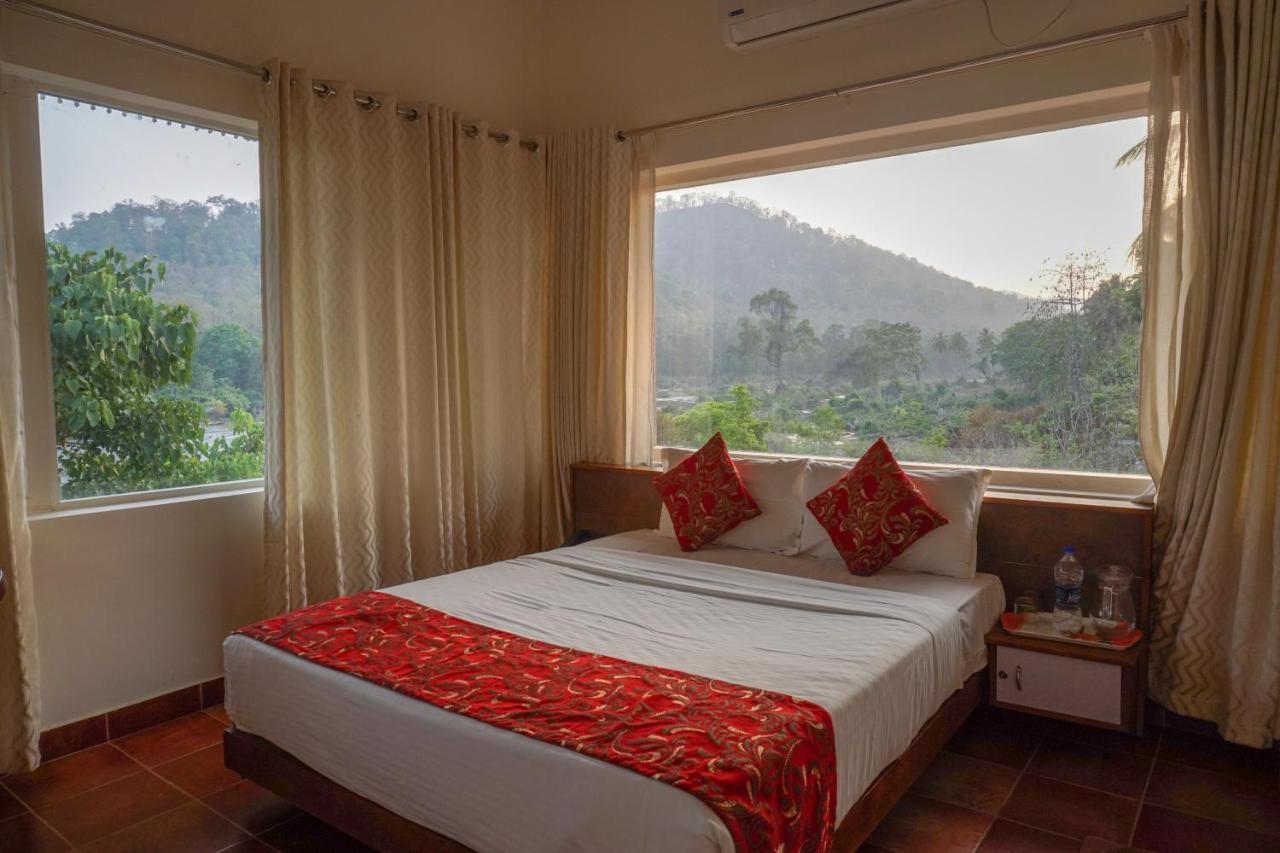 Willow Heights Athirappilly Bagian luar foto