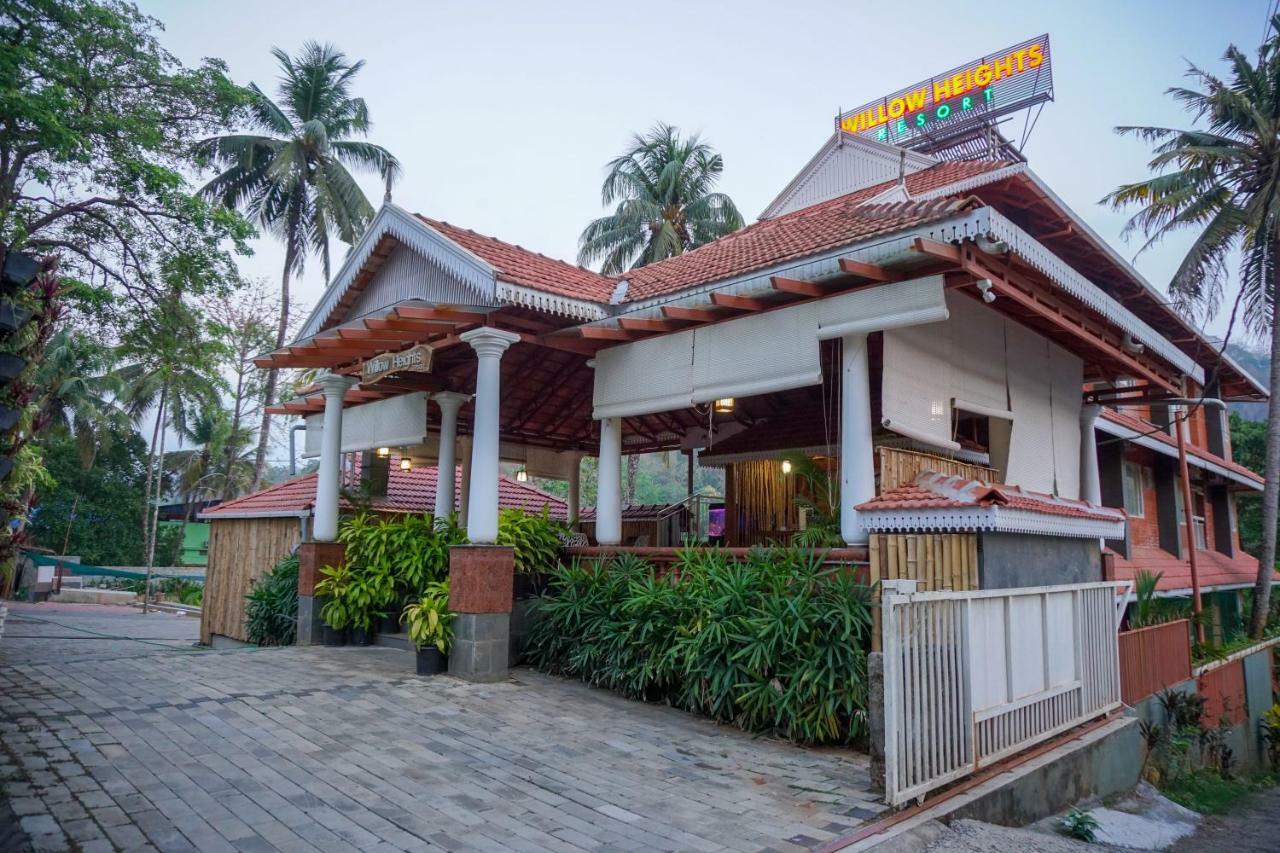 Willow Heights Athirappilly Bagian luar foto