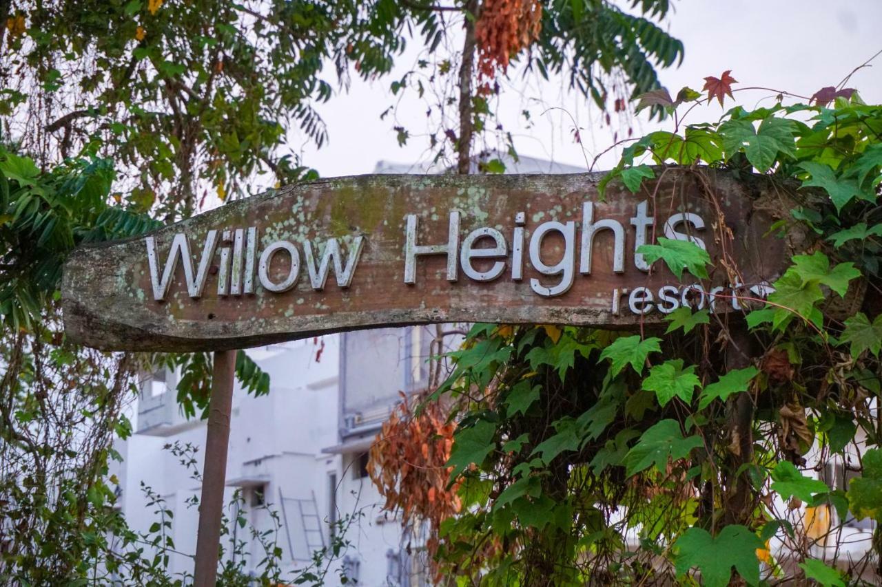 Willow Heights Athirappilly Bagian luar foto